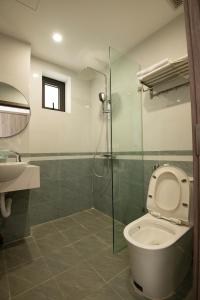 Salle de bains dans l'établissement KHÁCH SẠN ANH TÚ