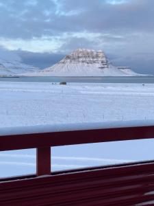 Kirkjufell Guesthouse and Apartments im Winter