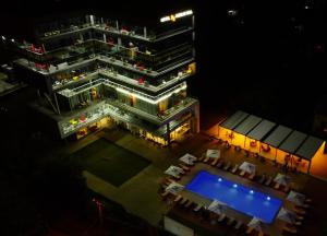 Bazén v ubytování Hotel Nobilis Hall nebo v jeho okolí