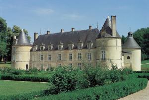 an old castle with turrets on top of it at Maison de 2 chambres avec jardin amenage et wifi a Eringes in Éringes