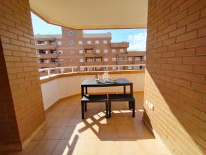 Ein Balkon oder eine Terrasse in der Unterkunft ACV - Vistamar II-1ª Linea Planta 9 Sur