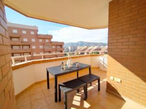 Ein Balkon oder eine Terrasse in der Unterkunft ACV - Vistamar II-1ª Linea Planta 9 Sur