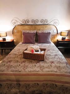 Giường trong phòng chung tại Appartement en campagne au coeur du luberon