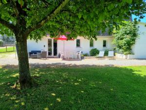 Photo de la galerie de l'établissement appartement "chez Luna" rez-de-jardin maison individuelle, à Mauriac