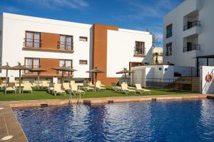 Bazén v ubytování Hotel Andalussia nebo v jeho okolí