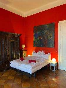 Postel nebo postele na pokoji v ubytování Schloss Hollenburg Aparte Apartments