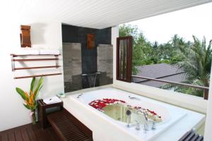 Foto Chaweng Beachil asuva majutusasutuse Evergreen Resort galeriist