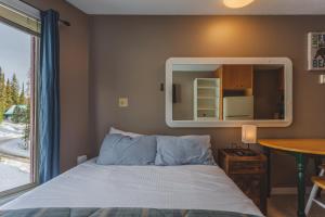 Gallery image of The Ridge Ski-In Ski-Out Condo with Free Parking in Big White