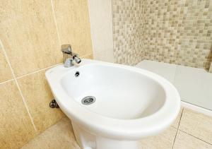 Kopalnica v nastanitvi !!! Relaxing View, The Heights Apartment With Terrace and Heated Pools, Los Cristianos