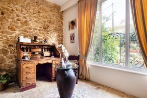 Kuchyňa alebo kuchynka v ubytovaní Artistic Villa Luxury