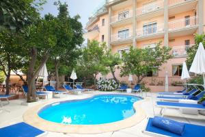 Bazén v ubytování Boutique Hotel Regina nebo v jeho okolí
