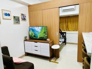 TV a/nebo společenská místnost v ubytování Makati Staycation by Marco - SMDC Lush