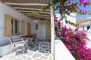 Gallery image of Rocco's studios in Antiparos