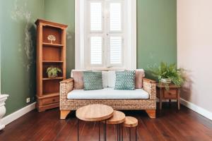 Ruang duduk di Atelier Skalo Boutique Hotel