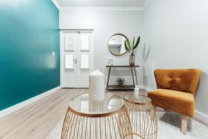 Ruang duduk di Atelier Skalo Boutique Hotel