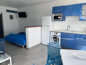 Cucina o angolo cottura di Votre Cocon Océan : Studio bien aménagé à louer