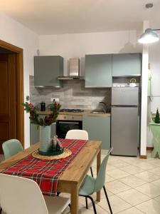 Kuchyň nebo kuchyňský kout v ubytování La Casa di lele