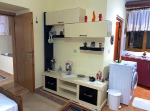 Afbeelding uit fotogalerij van Blue Guesthouse in Gjirokastër +17 foto's