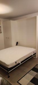Ένα ή περισσότερα κρεβάτια σε δωμάτιο στο SEAVIEW STUDIO WESTCLIFF