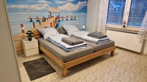 Afbeelding uit fotogalerij van Ferienhaus Guldner mit Terrasse, Garten und Sauna in Überherrn