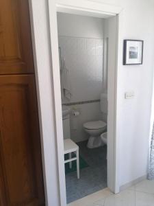 Phòng tắm tại Apartments by the sea Postira, Brac - 22163