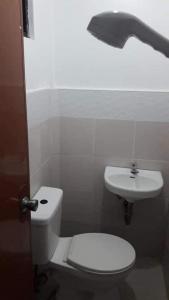 Koupelna v ubytování Jugalbot Tourist Inn