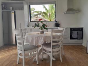 مطبخ أو مطبخ صغير في The Tiny Abode