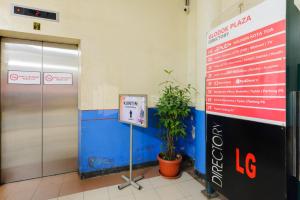 Φωτογραφία από το άλμπουμ του Metro Hotel near Kota Tua Mitra RedDoorz στην Τζακάρτα