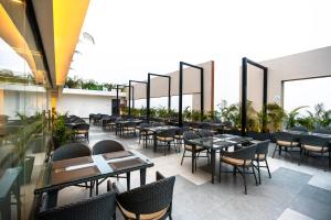 Veitingastaður eða matsölustaður á Clarks inn Express Ayodhya