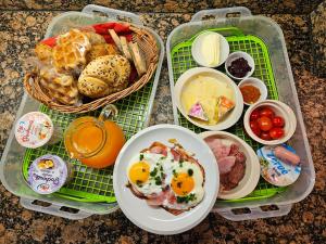 Cibo presso la stanza in casa privata o nelle vicinanze