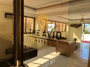 Vottorð, verðlaun, skilti eða annað skjal til sýnis á The Avid Hotel