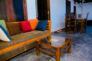 Gallery image of Honey Queen House in Mirissa