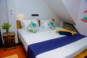Gallery image of Honey Queen House in Mirissa