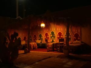 Foto sihtkohas Merzouga asuva majutusasutuse kasbah planet sahara galeriist