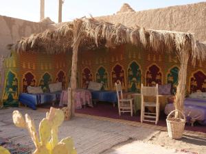 Foto sihtkohas Merzouga asuva majutusasutuse kasbah planet sahara galeriist