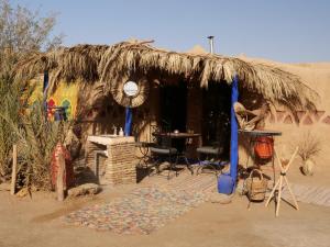 Foto sihtkohas Merzouga asuva majutusasutuse kasbah planet sahara galeriist