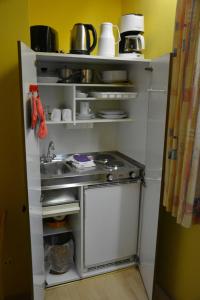 A kitchen or kitchenette at Haus Erna