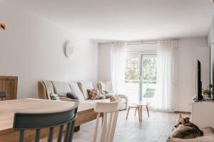 Posezení v ubytování Hauzify I Apartament Arroyo