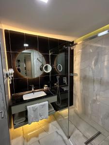 A bathroom at The Conforium Hotel Van