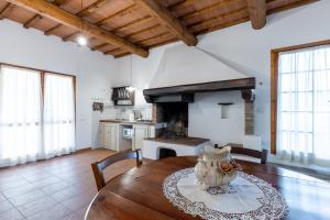 A kitchen or kitchenette at Agriturismo Poggio Nardini