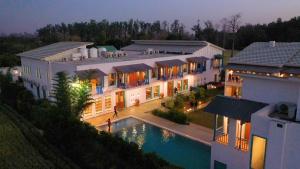 Πισίνα στο ή κοντά στο Arch The Baakhli Resort