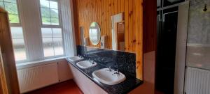 Blackwater Glamping Pods的休息区