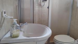 A bathroom at La Casetta nelle Dolomiti
