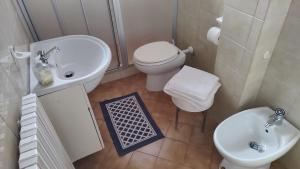 A bathroom at La Casetta nelle Dolomiti