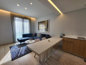 Istumisnurk majutusasutuses Monot Suites