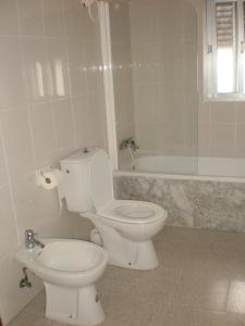 Łazienka w obiekcie Apartamentos Turísticos Cabo Roche