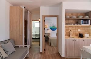 Kuchyňa alebo kuchynka v ubytovaní Apartamentos Sabina Playa