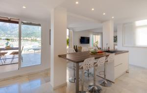 Kuchyňa alebo kuchynka v ubytovaní Modern Apartment City Centre Marbella
