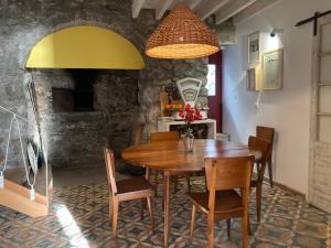 Φωτογραφία από το άλμπουμ του Água e Sal - Seafront House, with Garden and independent Suíte. σε Ribeira Quente