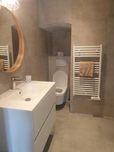 Un baño de Joli T3 sur le port de Bonifacio avec vue mer